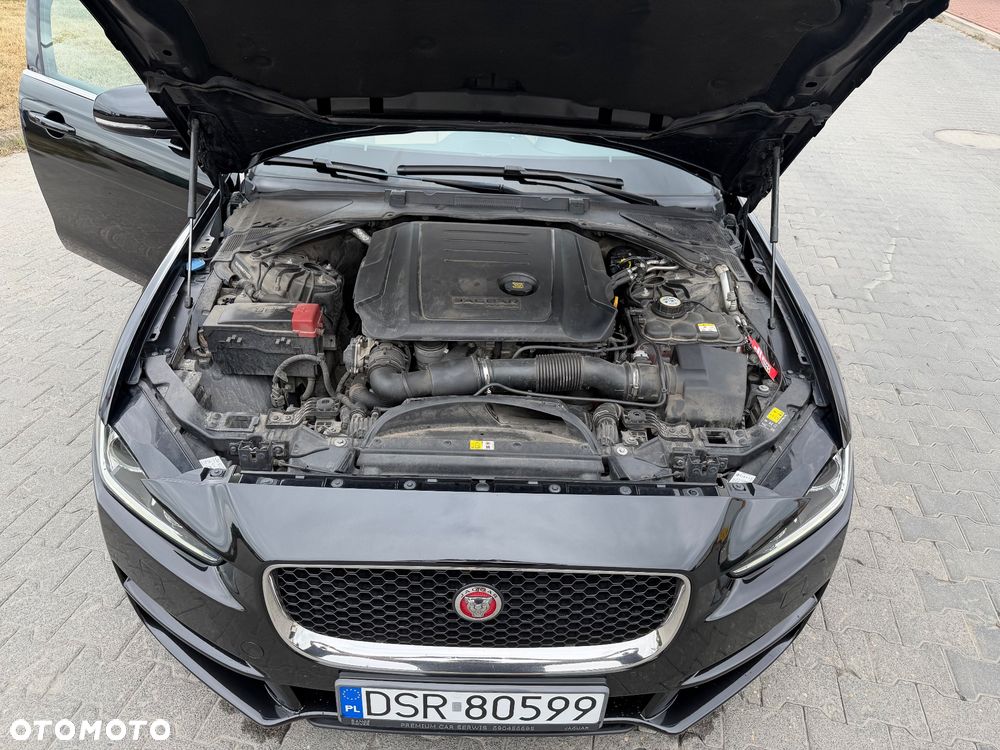 Jaguar XE 2.0 D Prestige - 16