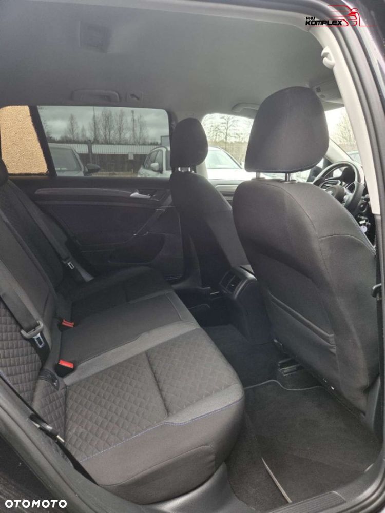 Volkswagen Golf - 12