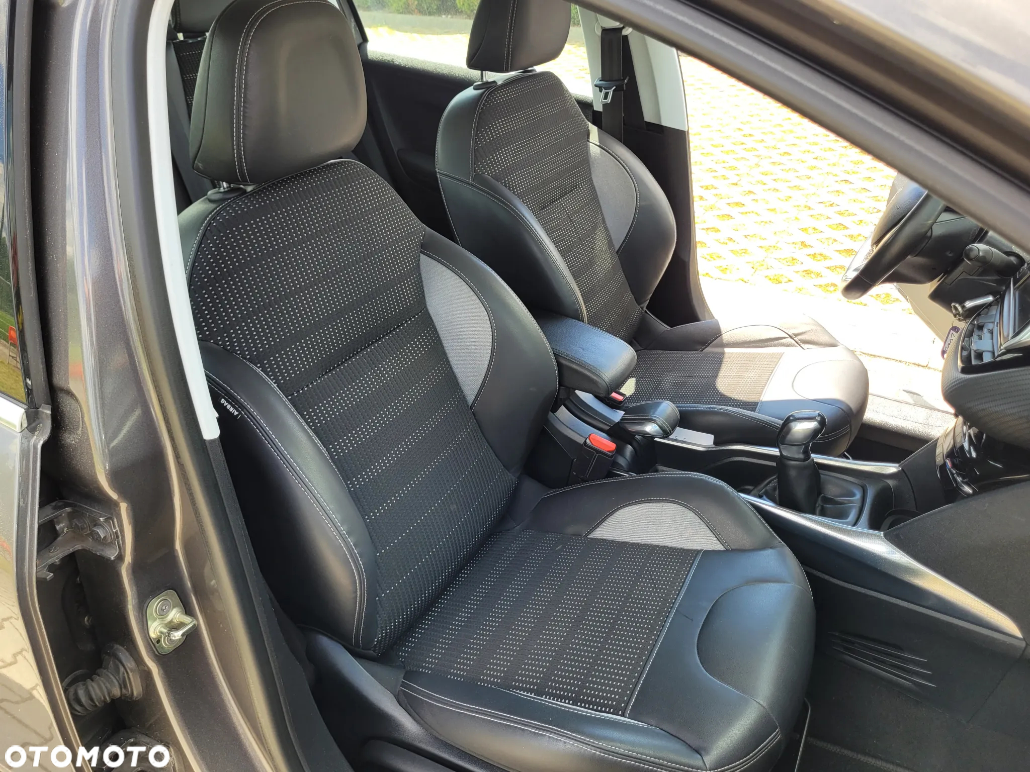 Peugeot 2008 1.6 e-HDi Active S&S - 15