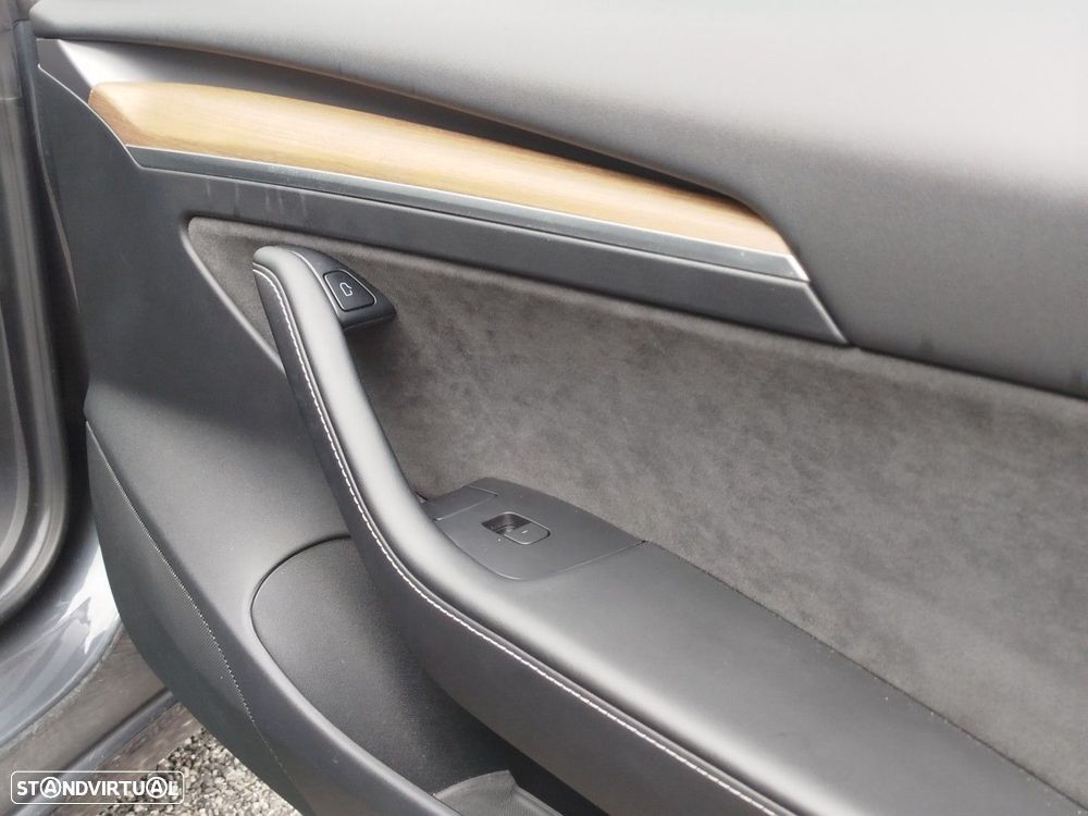 Tesla Model 3 Standard Range Plus RWD - 26