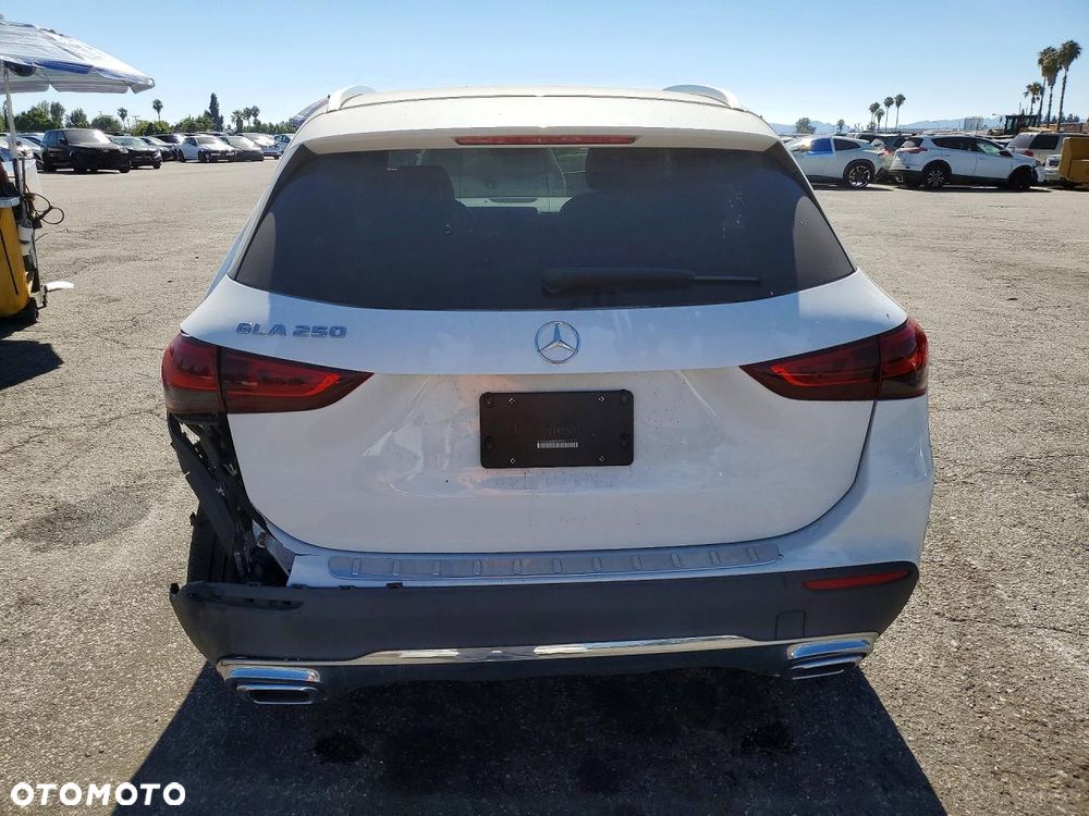 Mercedes-Benz GLA 250 4Matic 8G-DCT Edition 2021 - 5