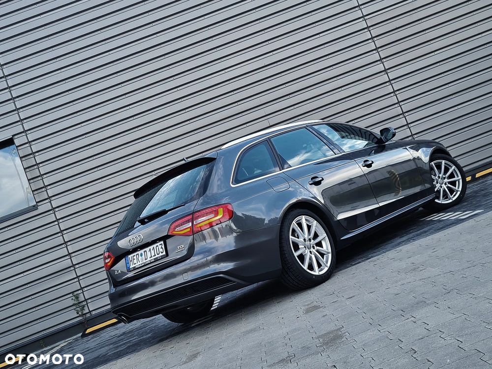 Audi A4 Avant 2.0 TDI DPF quattro S tronic S line Sportpaket - 10