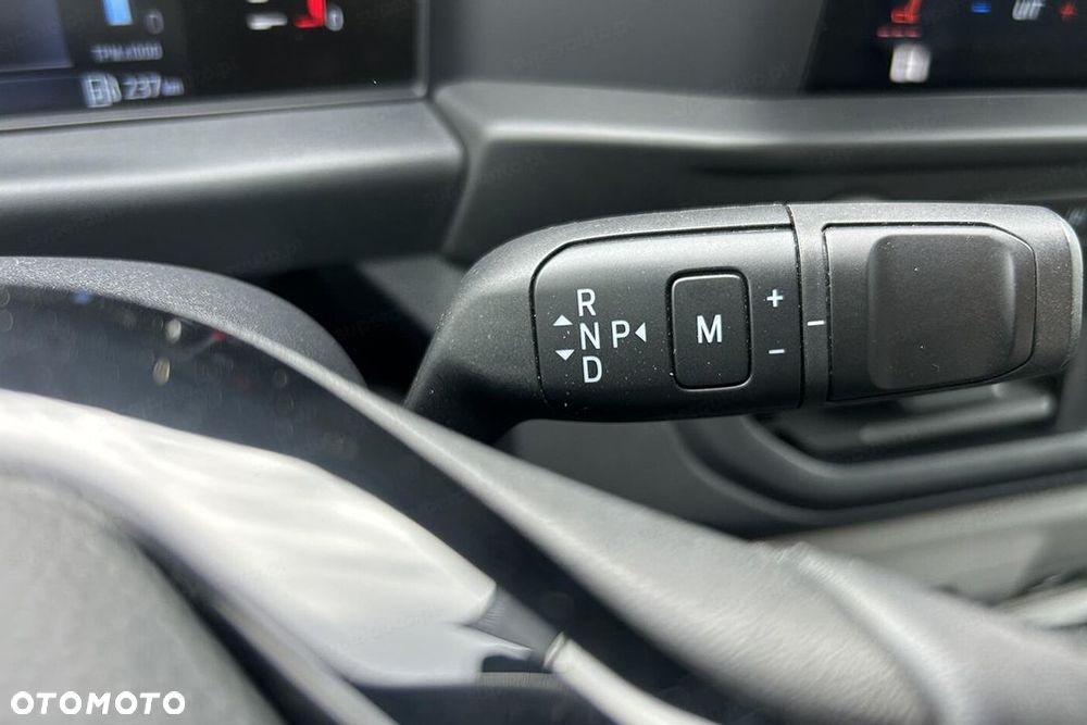 Ford Transit Custom 320 L2H1 Trend A8 2.0 136KM - 11