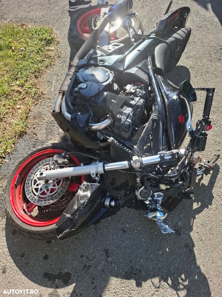 Suzuki GSF - Bandit - 2
