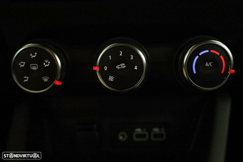 Renault Clio 1.0 TCe Evolution - 12