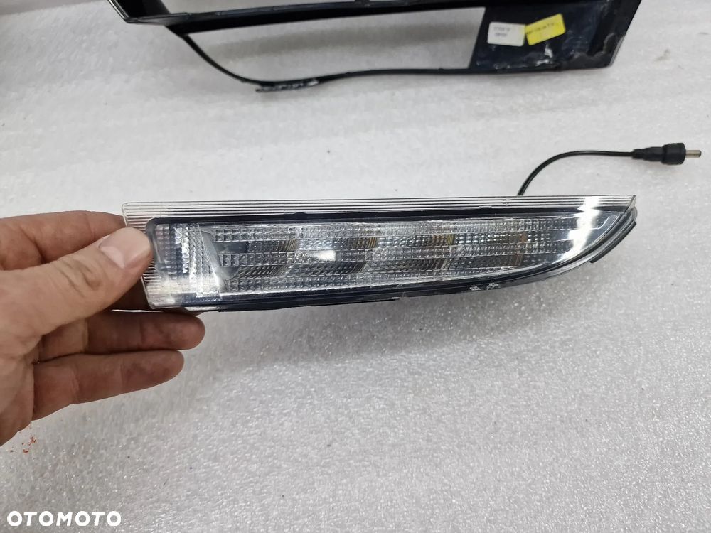 VW SCIROCCO 1K8 R20 / R-LINE LEWA + PRAWA KRATKA BOCZNA / KIERUNKOWSKAZ / LED  , NR 1K8853665D / 1K8853666D / 1K8853949 , NR AUKCJI KR397 - 15