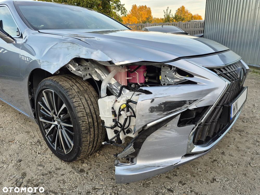 Lexus ES 300h Prestige - 26