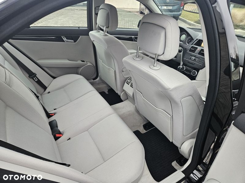 Mercedes-Benz Klasa C 180 Kompressor Elegance - 8