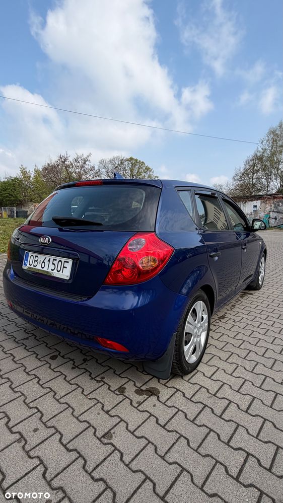 Kia Ceed 1.4 L - 5
