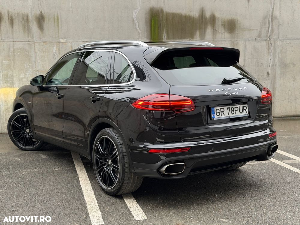 Porsche Cayenne Diesel Platinum Edition - 4