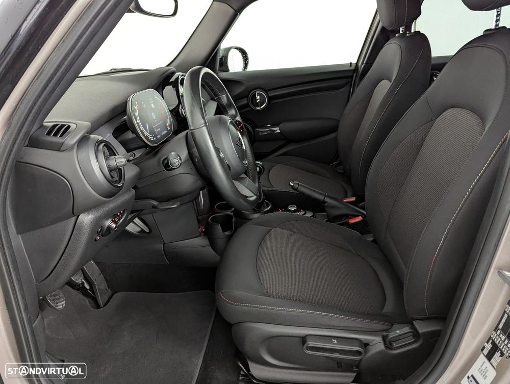 MINI 5 Portas Cooper Camden Edition - 13