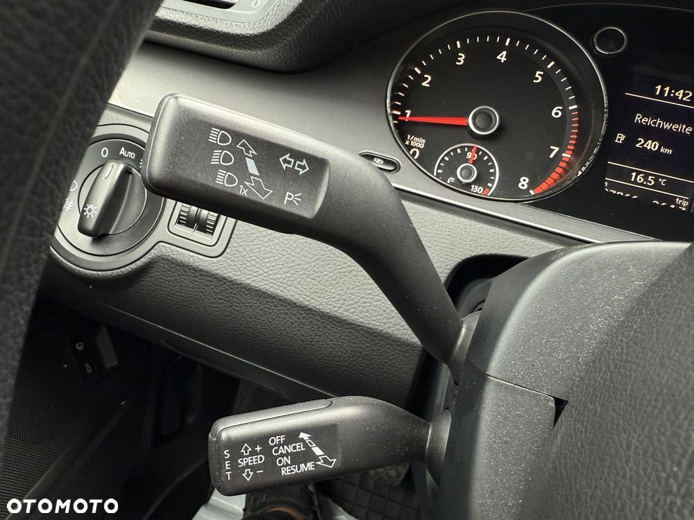 Volkswagen Passat 1.6 - 28