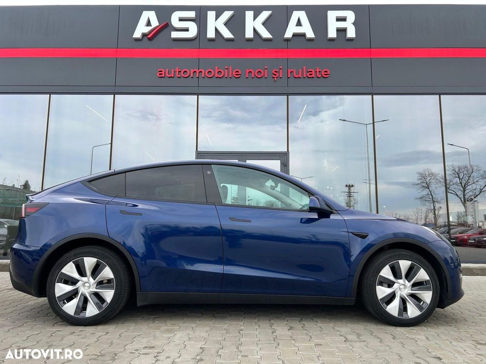 Tesla Model Y Long Range Dual Motor AWD - 5