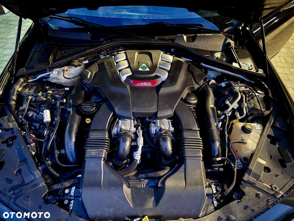 Alfa Romeo Giulia 2.9 V6 Bi-Turbo AT8 Quadrifoglio - 26