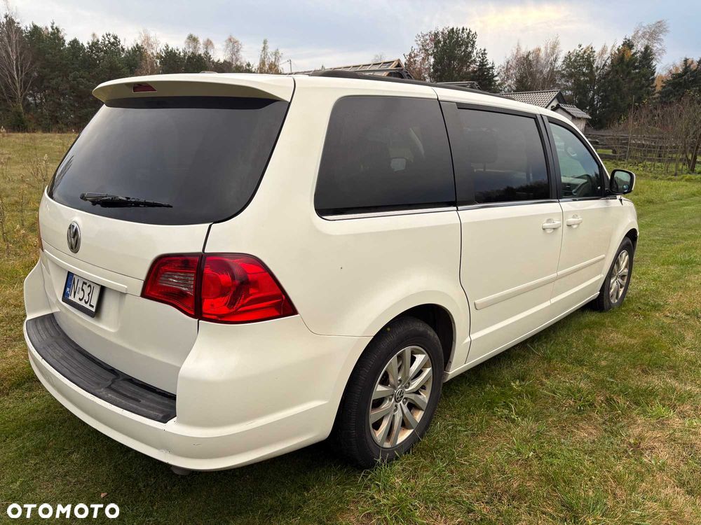 Volkswagen Routan - 5