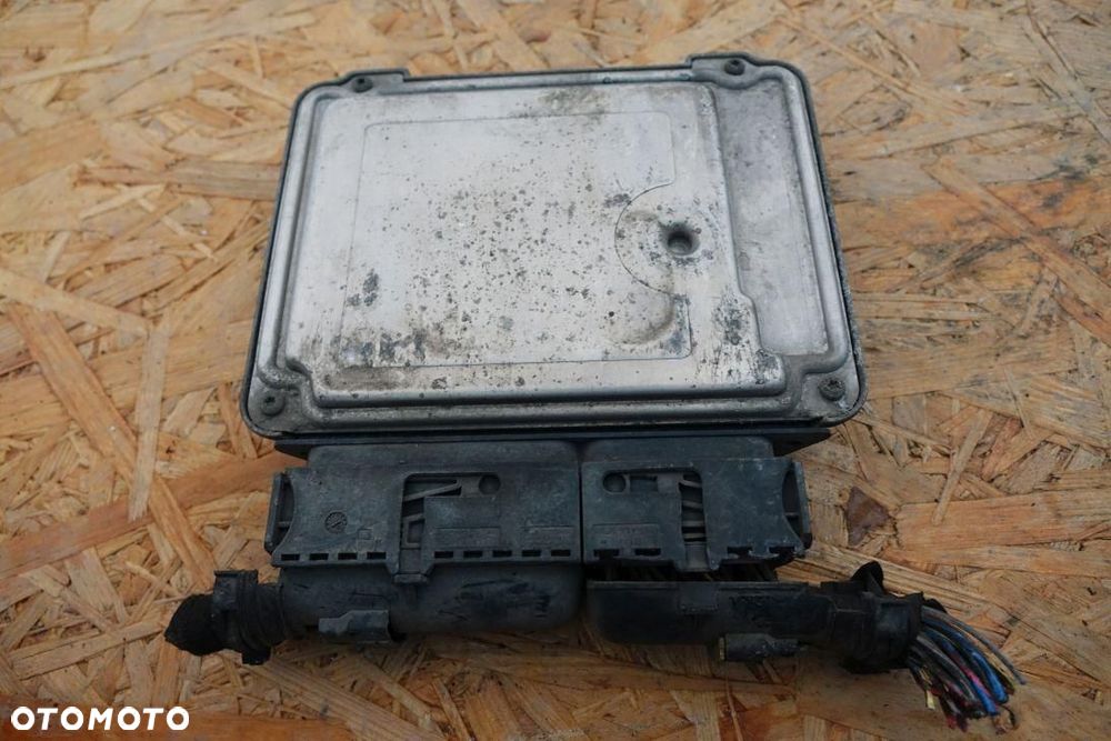 STEROWNIK SILNIKA ECU KOMPUTER OPEL VECTRA C 1.9 CDTI  55205633 - 3