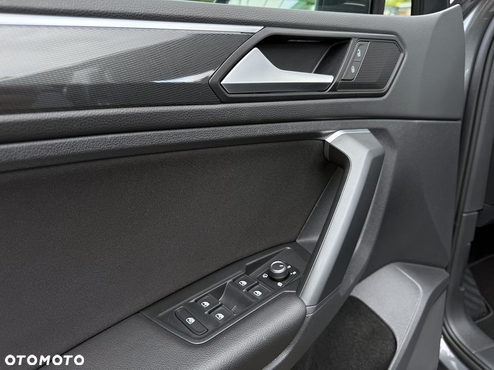 Volkswagen Tiguan - 16