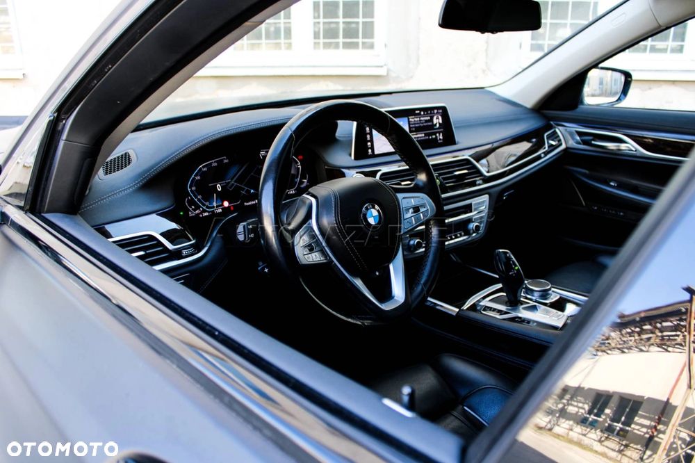 BMW Seria 7 730d xDrive - 27