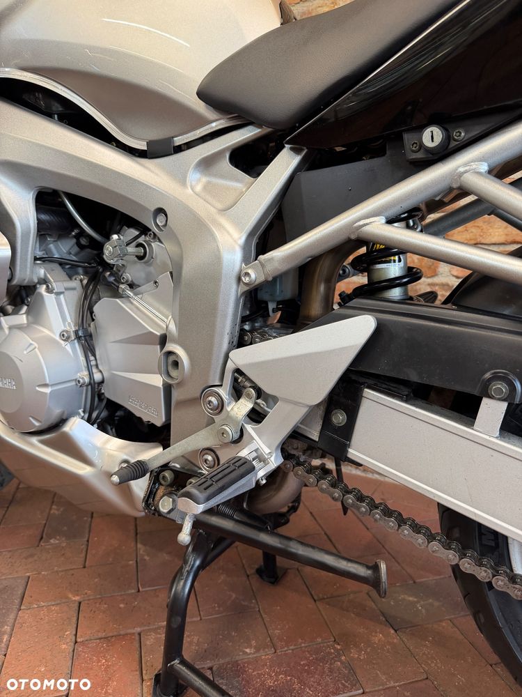 Yamaha FZ6 - 14
