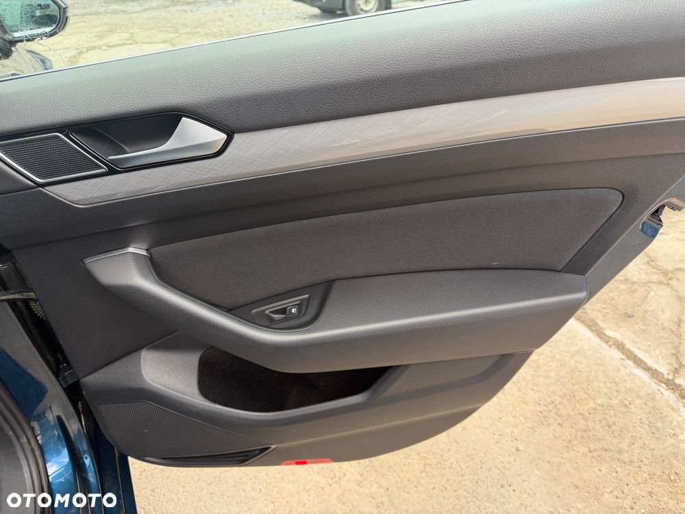 Volkswagen Passat 1.5 TSI EVO Business - 33