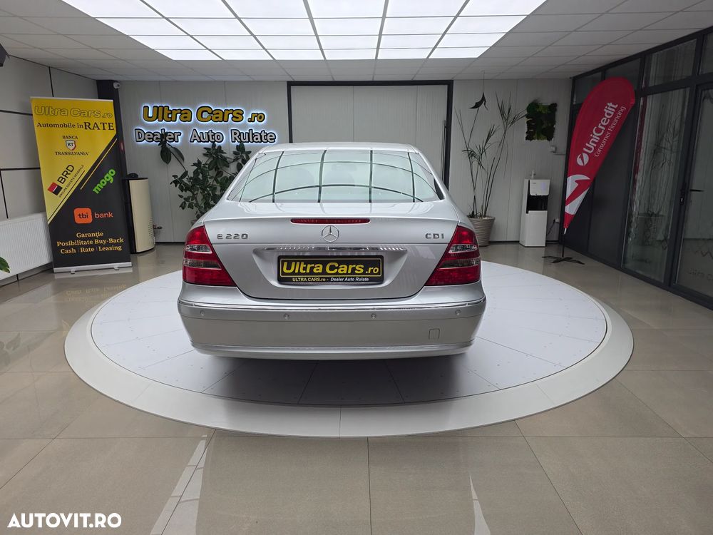 Mercedes-Benz E 220 CDI Elegance - 4