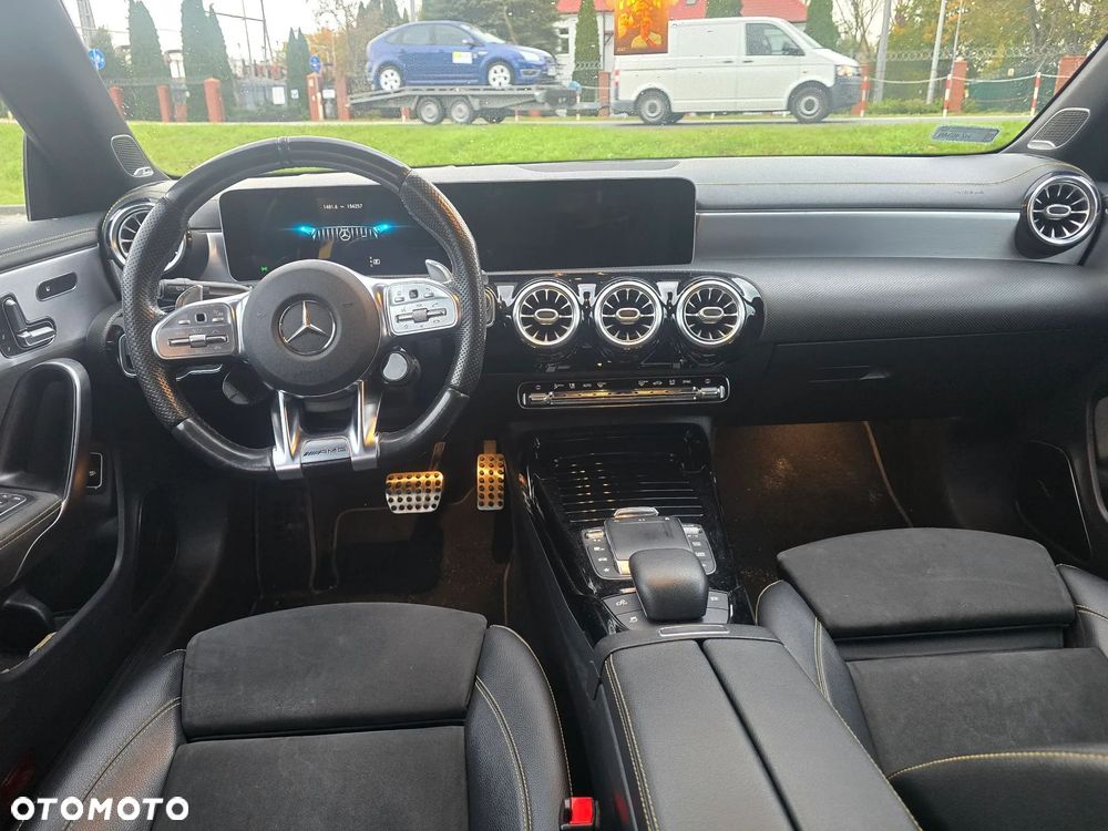 Mercedes-Benz CLA AMG 45 S 4-Matic 8G-DCT - 13