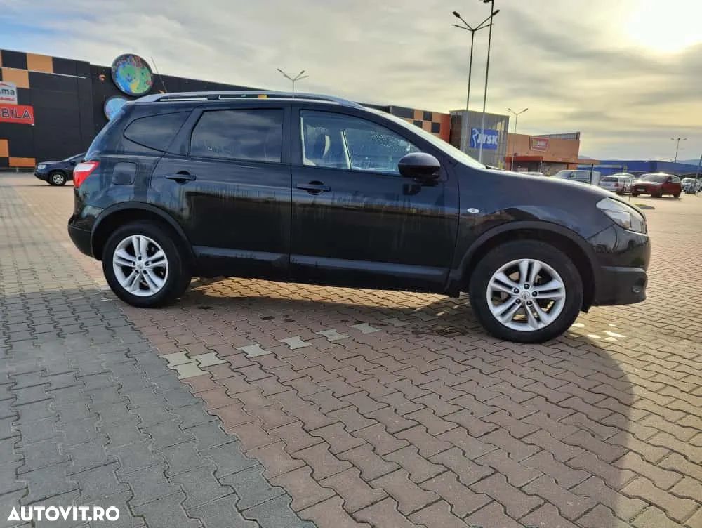 Nissan Qashqai+2 - 4