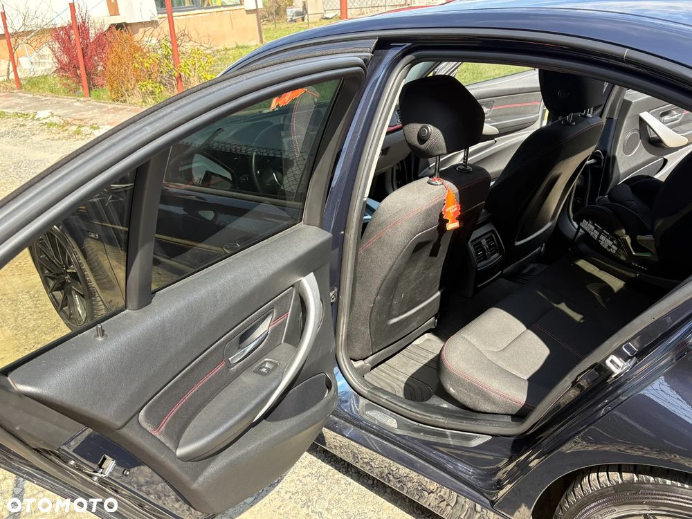 BMW Seria 3 320i Sport Line - 18