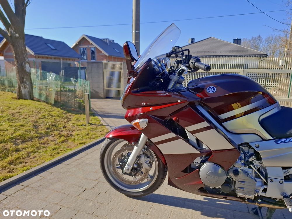 Yamaha FJR - 18