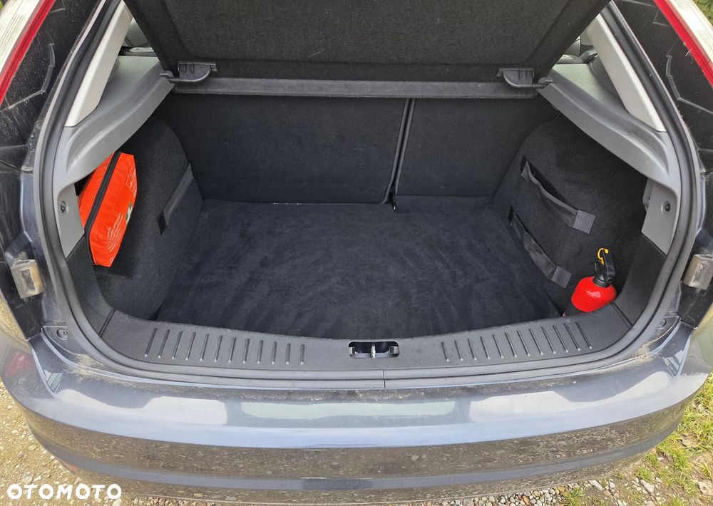 Ford Focus 1.6 Ambiente - 10