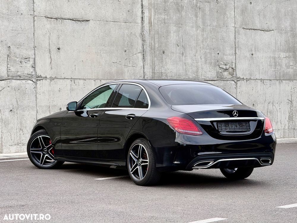 Mercedes-Benz C 220 d 4Matic 9G-TRONIC AMG Line - 4