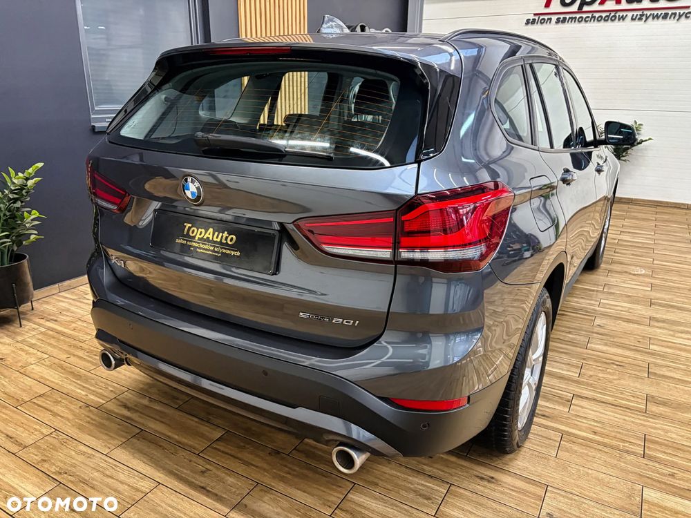 BMW X1 sDrive20i Advantage - 8