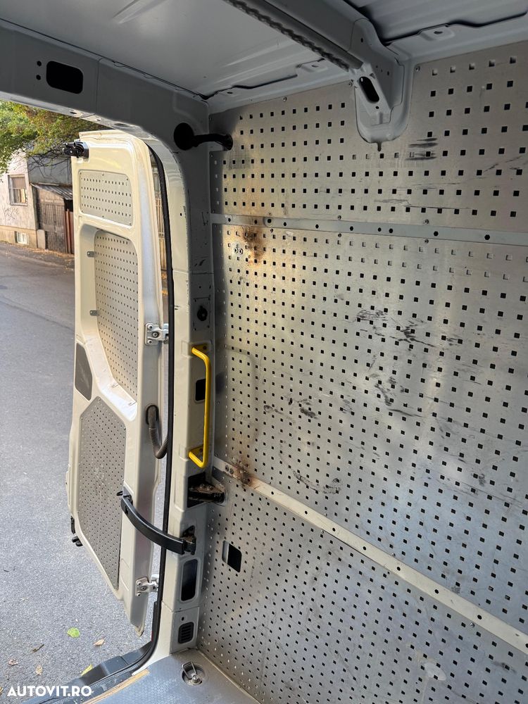 Volkswagen Crafter - 13