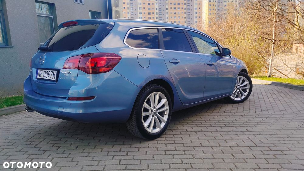 Opel Astra 1.4 Turbo Cosmo - 4