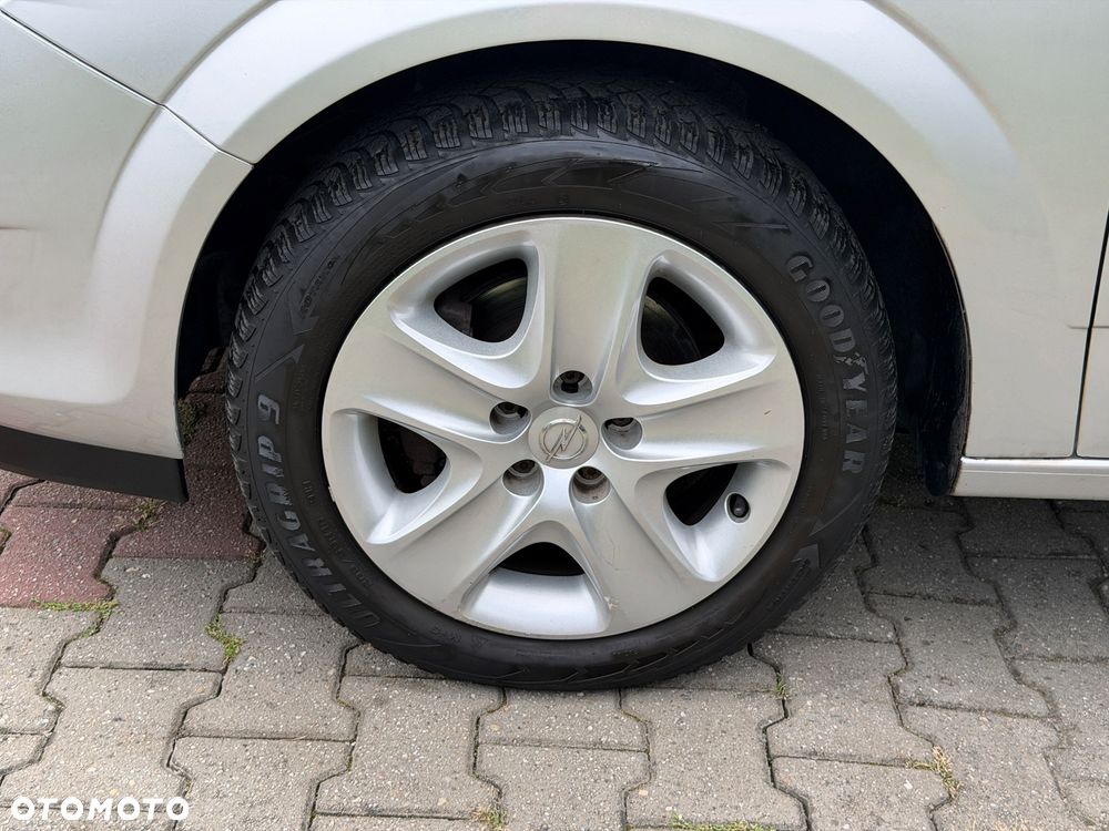 Opel Astra 1.6 Caravan Enjoy - 11
