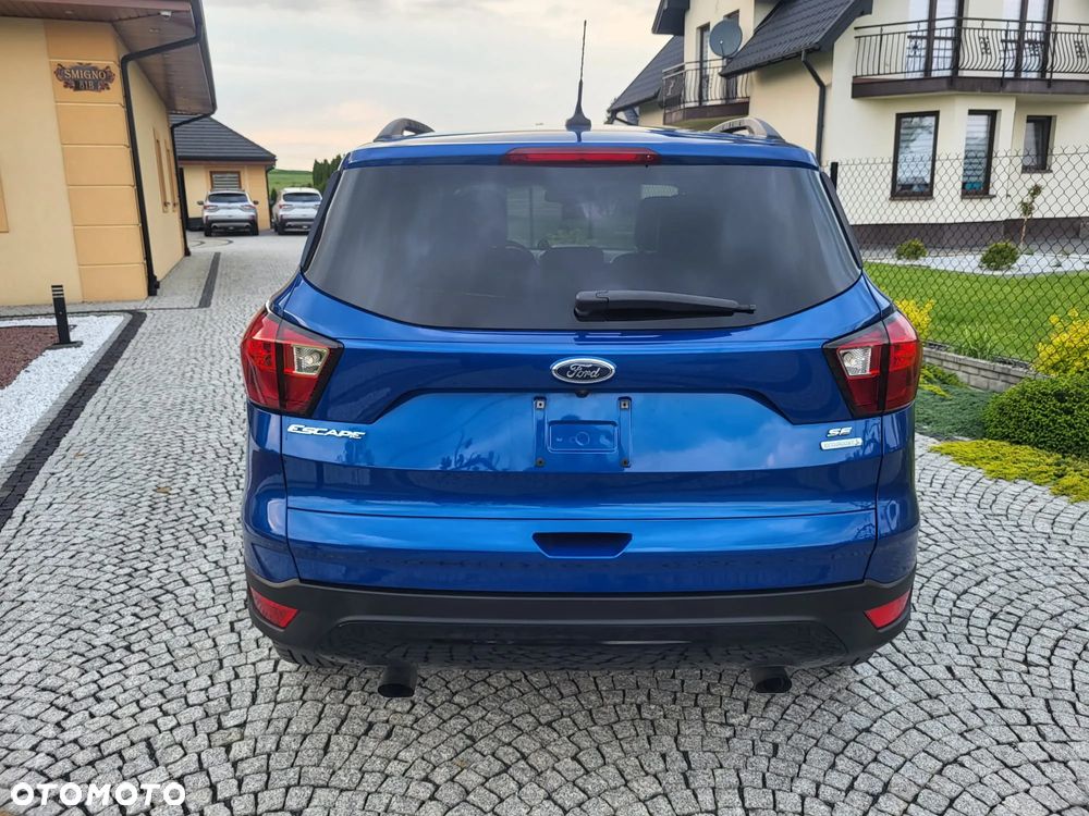 Ford Kuga - 3