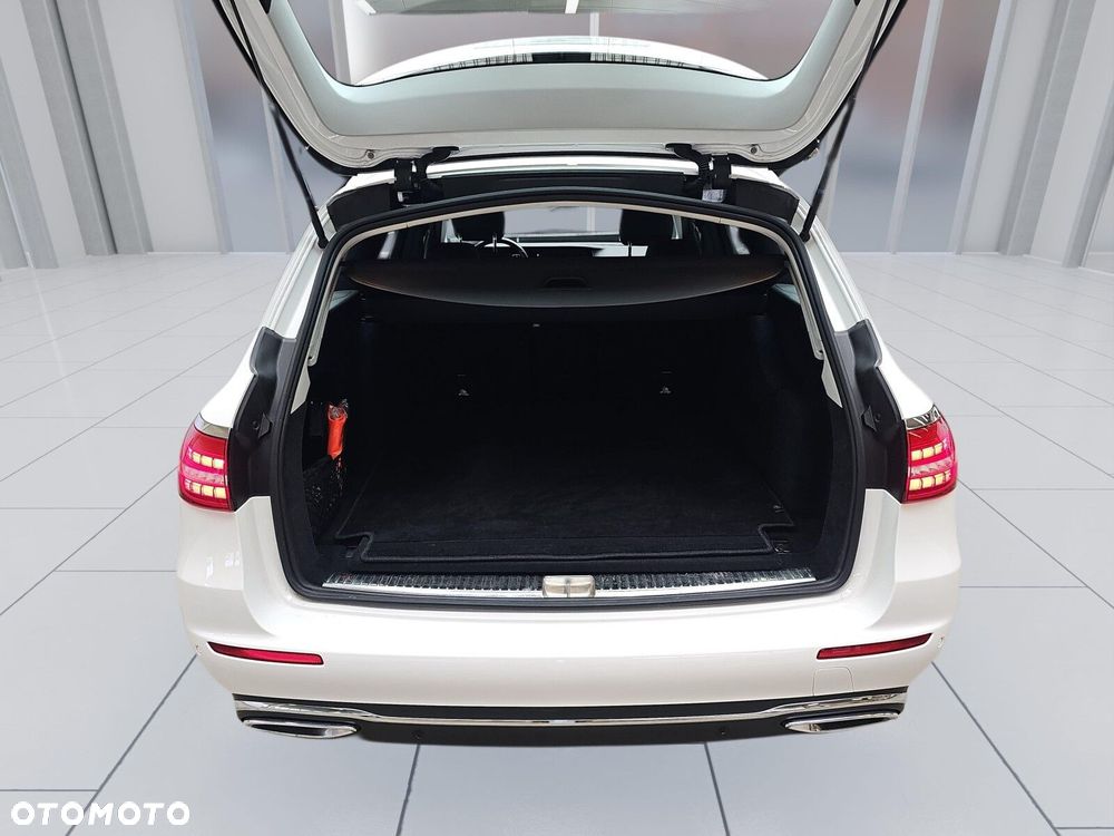 Mercedes-Benz Klasa E 220 d 4-Matic - 19