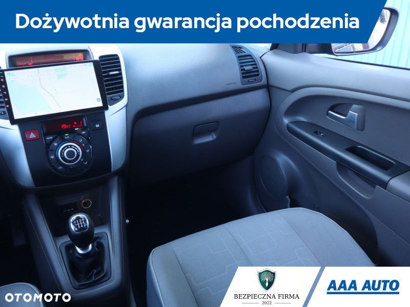 Kia Venga - 10