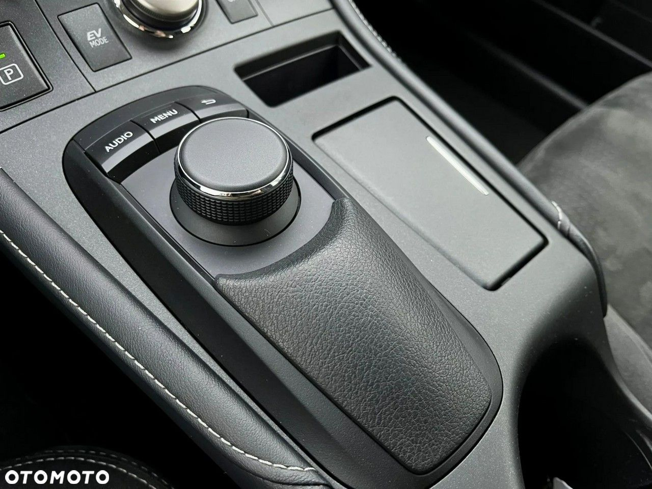 Lexus CT 200h Dynamic Line - 14