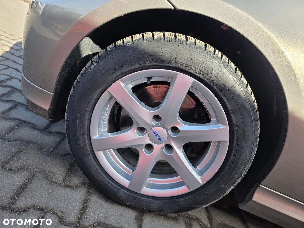 BMW Seria 3 320d xDrive DPF Edition Sport - 17
