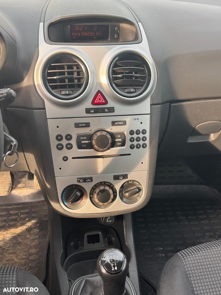 Opel Corsa 1.2 Essentia - 7