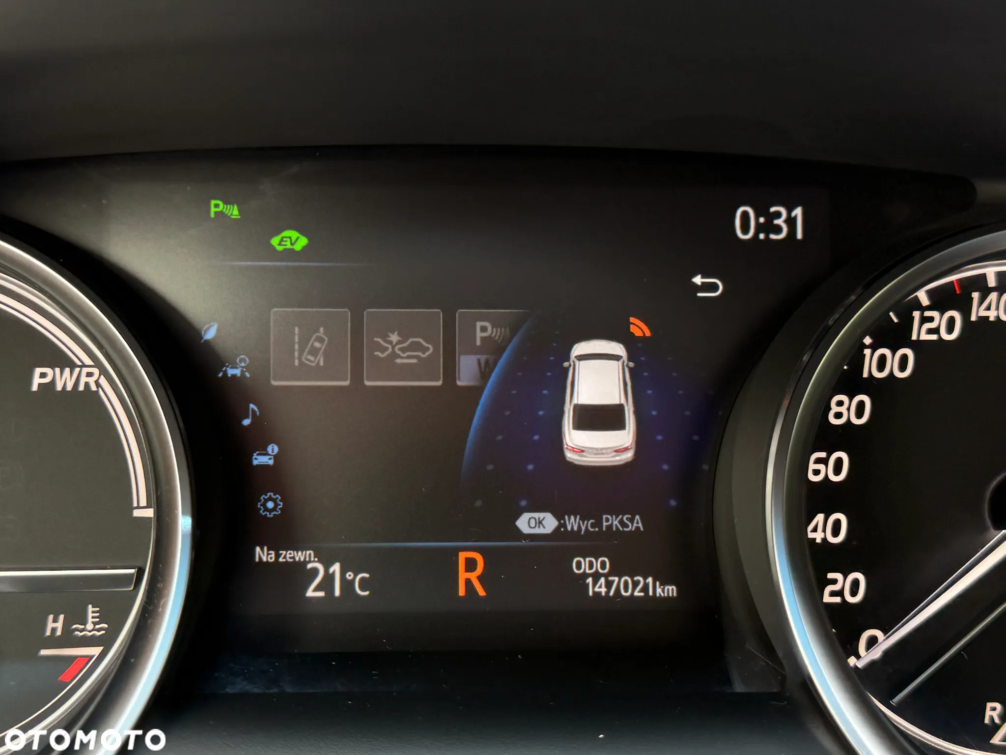 Toyota Camry 2.5 Hybrid Comfort CVT - 26