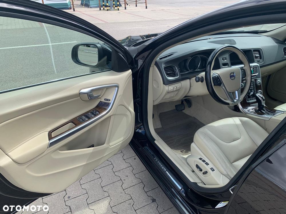 Volvo V60 T5 Geartronic Momentum - 4