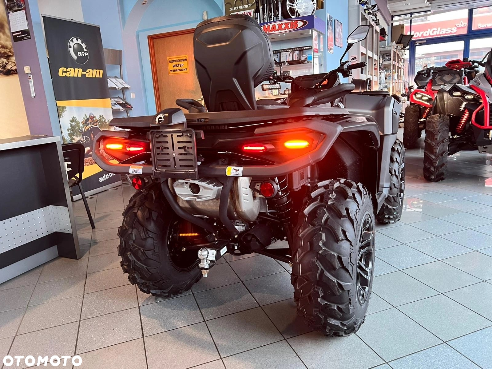 Can-Am Outlander - 12