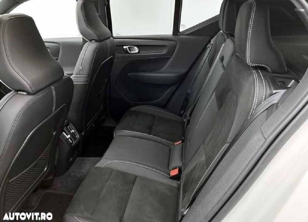 Volvo XC 40 Recharge Twin Motor AWD Plus - 7