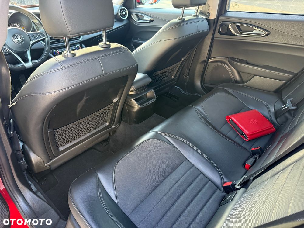Alfa Romeo Giulia 2.0 Turbo - 24
