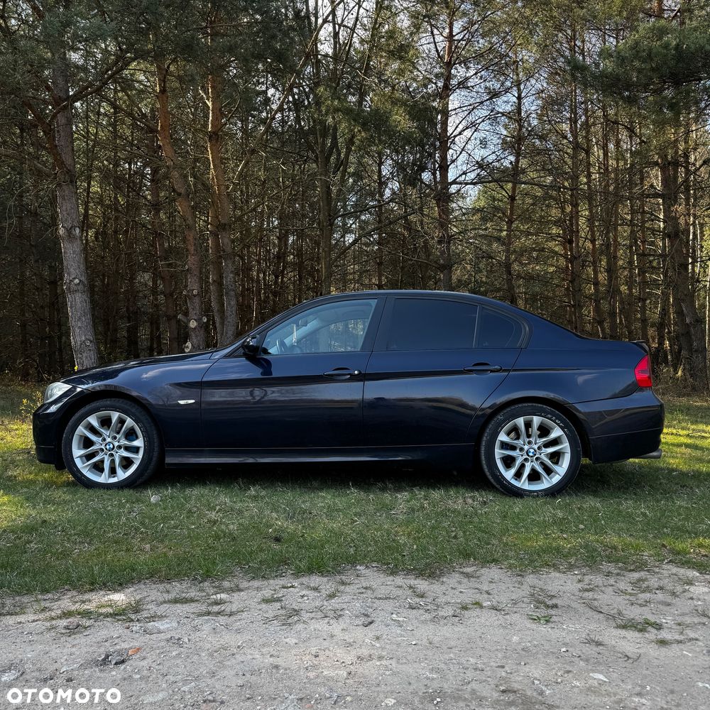 BMW Seria 3 320i - 8