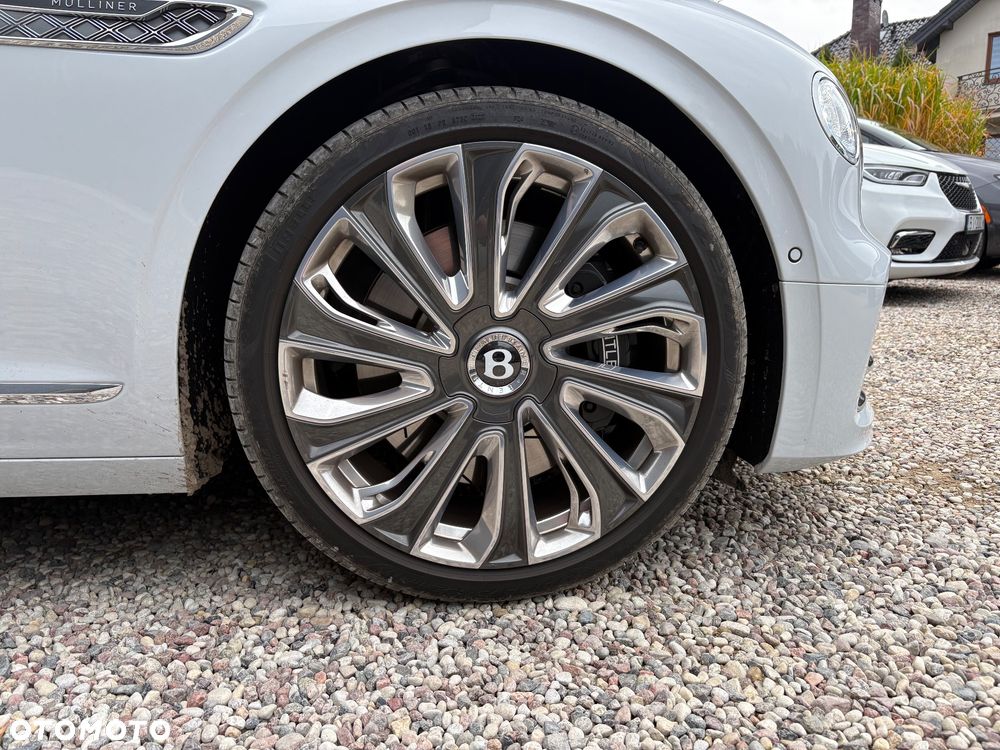 Bentley Flying Spur - 3