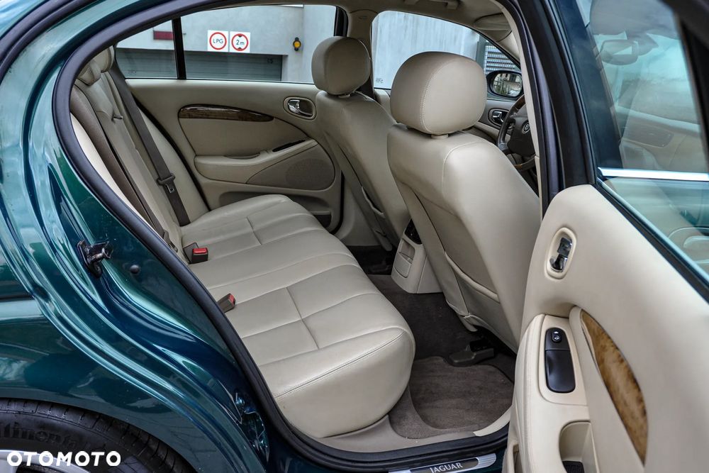 Jaguar S-Type 2.7 Twin Turbo - 11