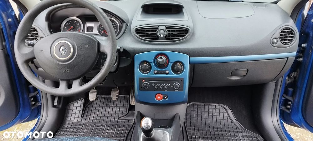 Renault Clio - 7